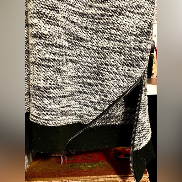 Jack by BB Dakota Black & White Textured Knit Sweater Small Side Zip Long Sleeve - Picture 4 of 8